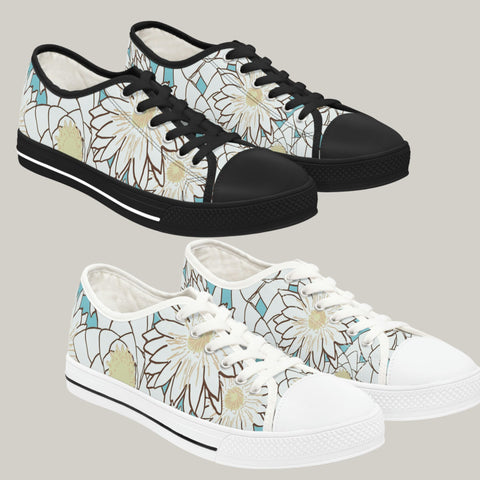 BOLD WHITE & YELLOW FLOWERS - Women's Low Top Sneakers Black and White Sole