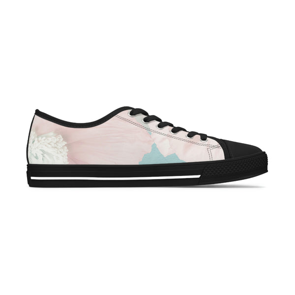 PINK FLOWERS IN BLUE SKY - Women's Low Top Sneakers Black Sole