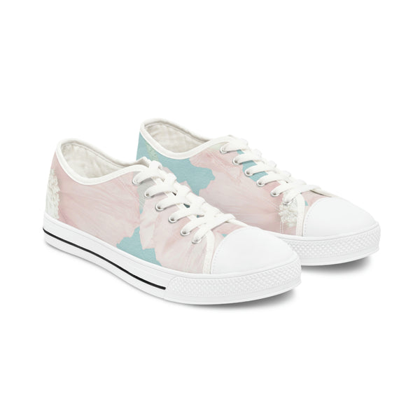 PINK FLOWERS IN BLUE SKY - Women's Low Top Sneakers White Sole