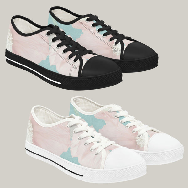 PINK FLOWERS IN BLUE SKY - Women's Low Top Sneakers Black and White Sole